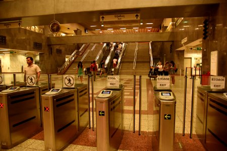 DSC 3160 syntagma metro station july 2018