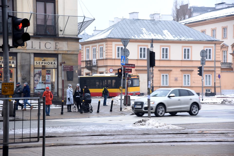DSC 2014 Aleje Jerozolimskie and Nowy Swiat intersection 2018