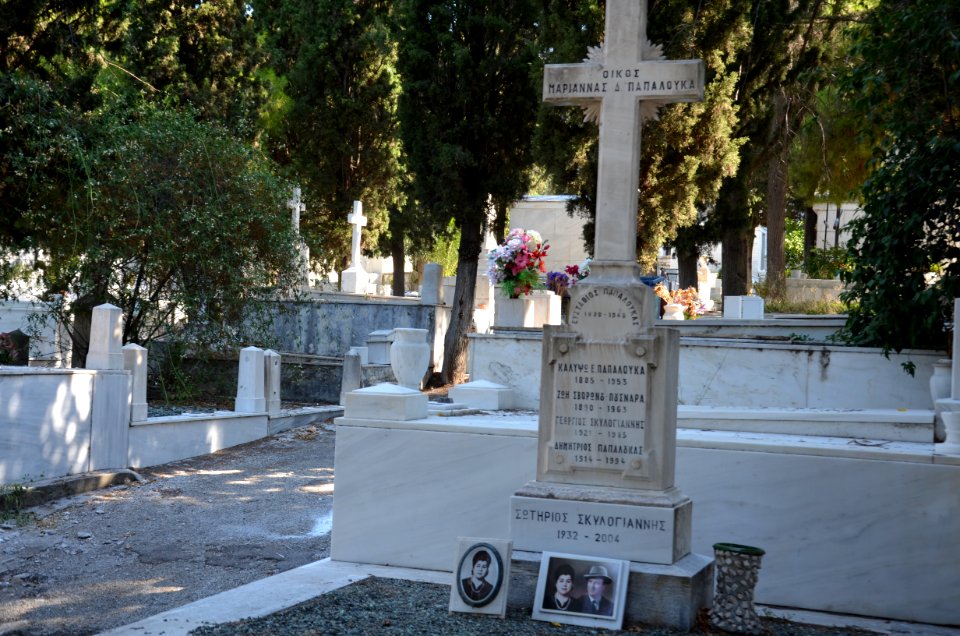 DSC-0017-first-cemetery-athens-august-2017