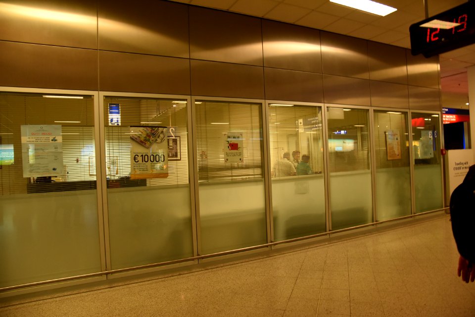 DSC 2813 athens airport customs july 2018