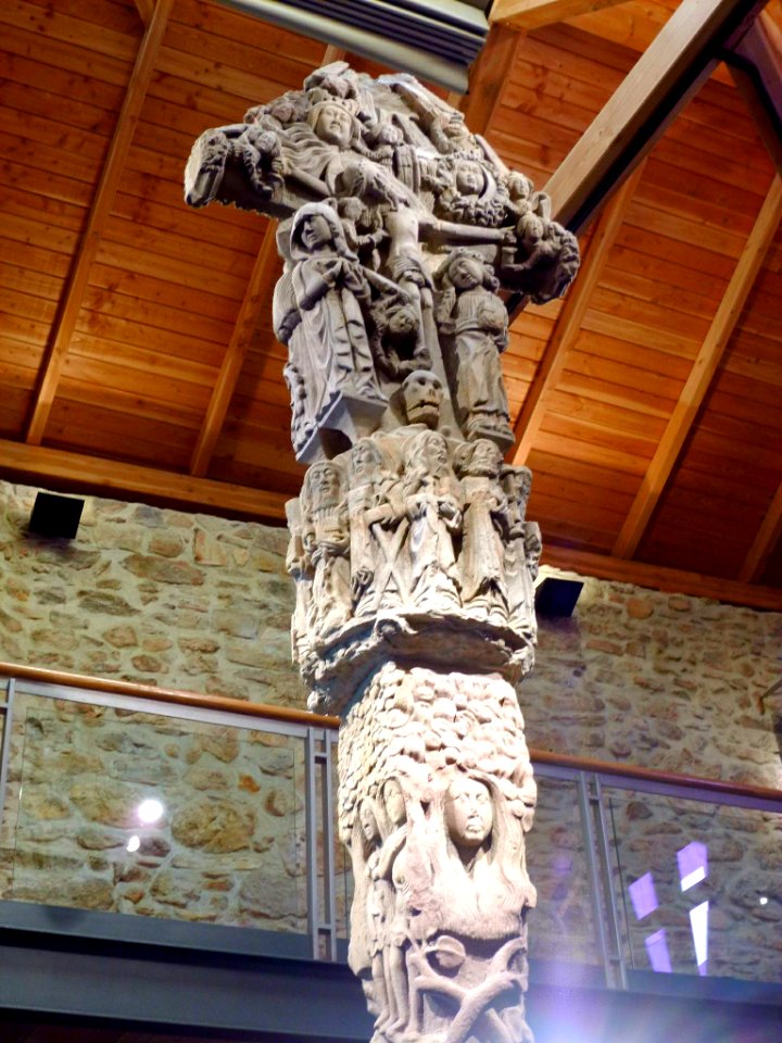 Durango - Museo Kurutzesantu (antigua Ernita de la Vera Cruz) y Cruz de Kurutziaga 15