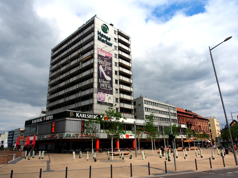 Dudweilerstrasse und Berliner pomenade mit Hanse Merkur, bild2