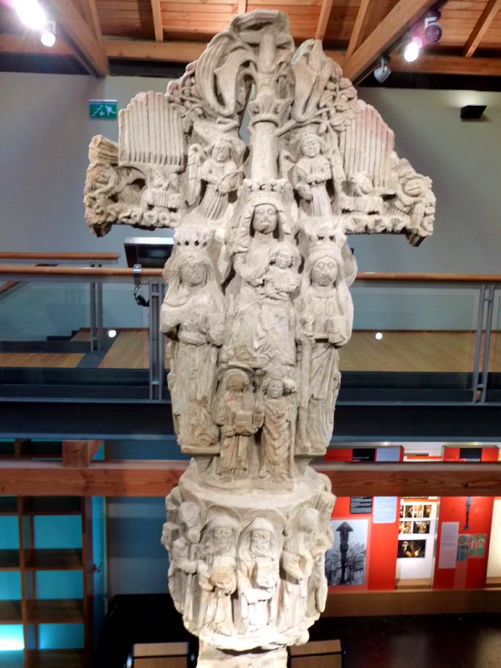 Durango - Museo Kurutzesantu (antigua Ernita de la Vera Cruz) y Cruz de Kurutziaga 13