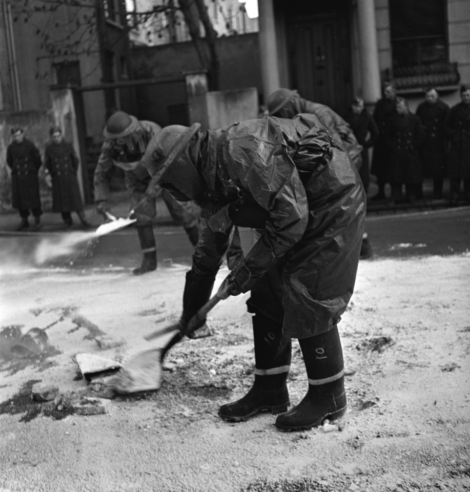 Dutch civil defence exercises oefeningen burger bescherming, Bestanddeelnr 935-2229