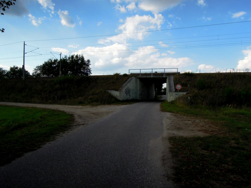 Durchlass bzw. Starrahmenbrücke der Bahnstrecke Berlin–Halle -Anhalterbahn- nordöstlich Zahna 2017