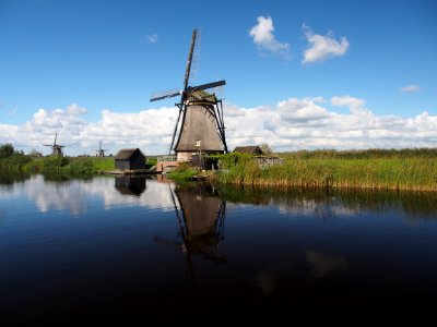 Dutch windmill at Kinderdijk pic36