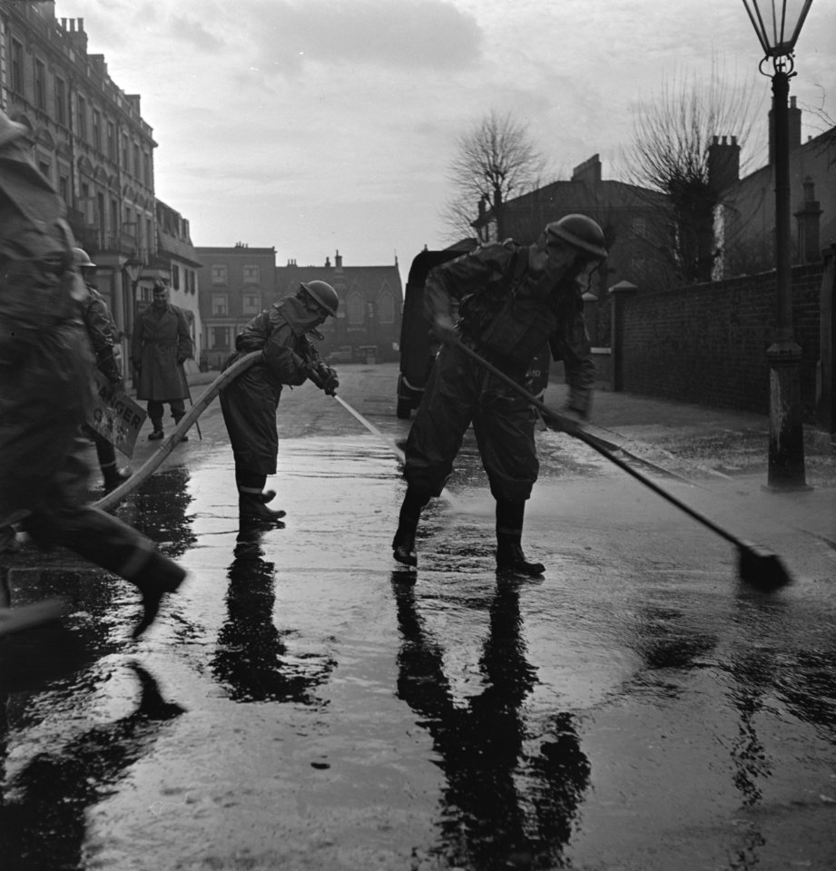 Dutch civil defence exercises oefeningen burger bescherming, Bestanddeelnr 935-2233