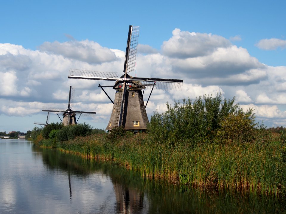 Dutch windmill at Kinderdijk pic42