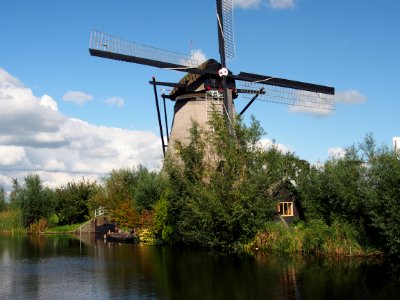Dutch windmill at Kinderdijk pic47