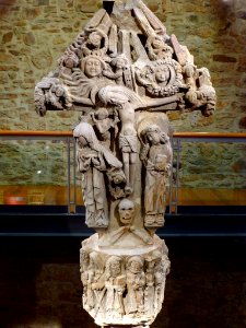Durango - Museo Kurutzesantu (antigua Ernita de la Vera Cruz) y Cruz de Kurutziaga 14