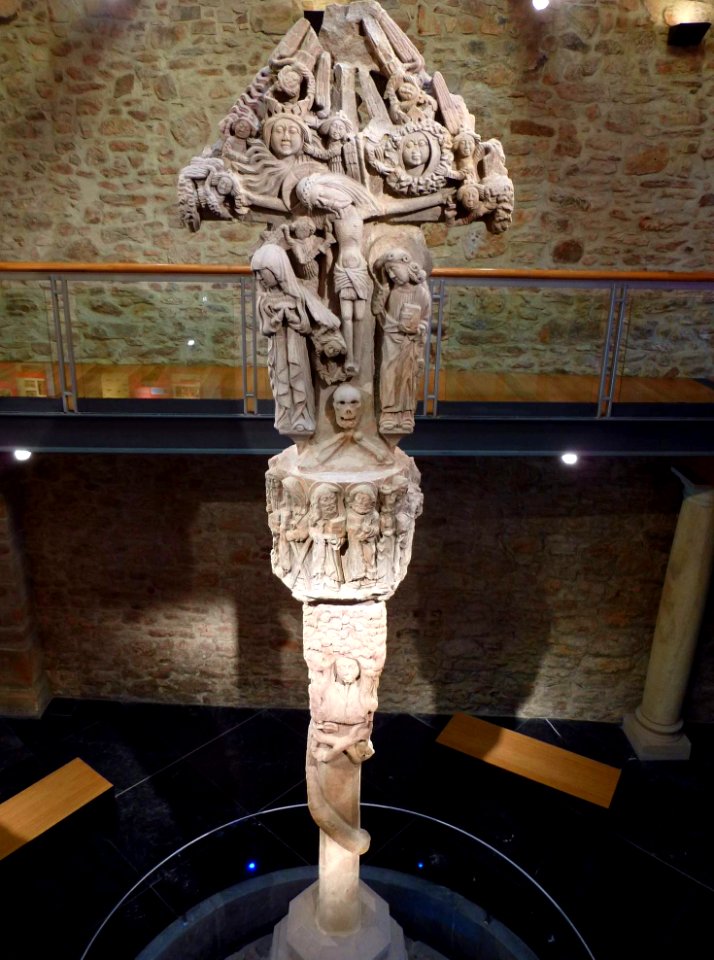 Durango - Museo Kurutzesantu (antigua Ernita de la Vera Cruz) y Cruz de Kurutziaga 16
