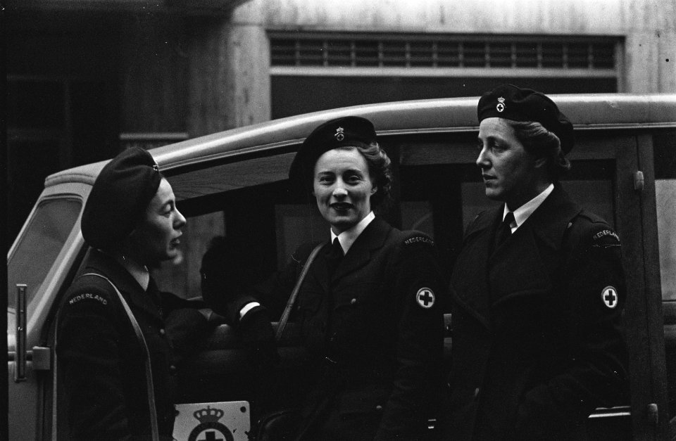 Dutch Women's Auxiliary Corps Vrouwen Hulp Korps, Bestanddeelnr 935-2236