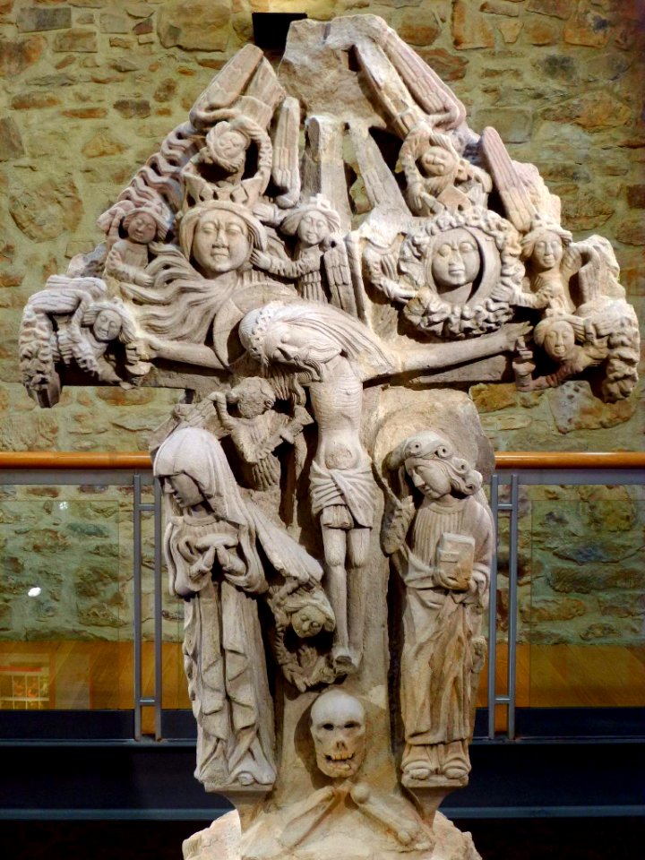 Durango - Museo Kurutzesantu (antigua Ernita de la Vera Cruz) y Cruz de Kurutziaga 12