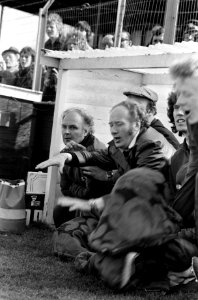Dug-out van een van beide ploegen, Bestanddeelnr 927-9117