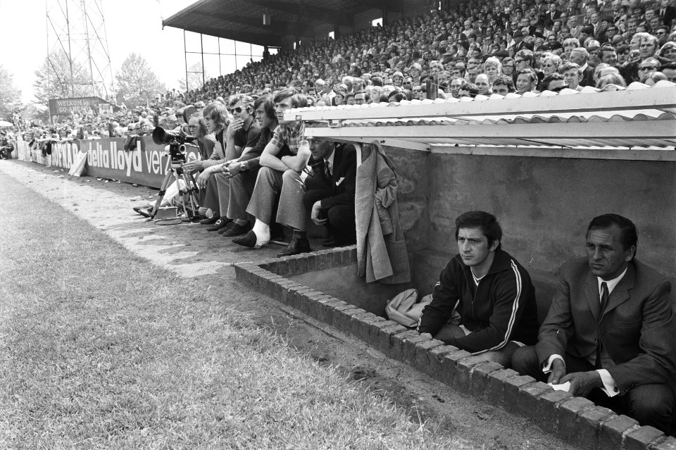 Dug-out van Ajax, Bestanddeelnr 924-6249 photo