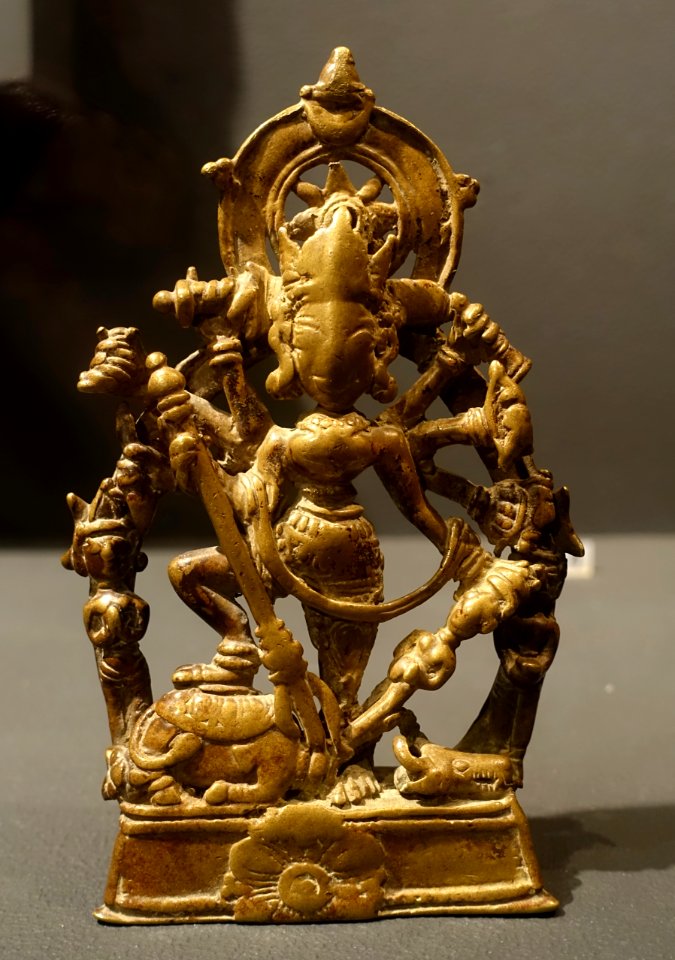 Durga mahisasura mardini, India, Kulu-Kangra-Chamba regional, Himachal Pradesh, 14th-16th century AD, yellow metal - Linden-Museum - Stuttgart, Germany - DSC03825