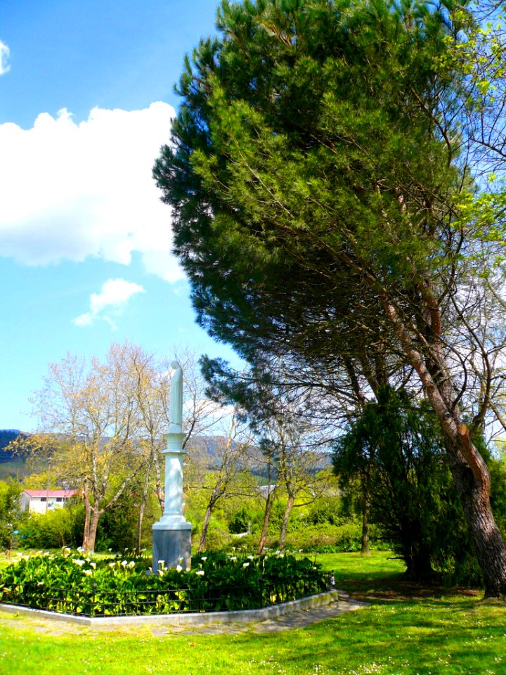 Durango - Parque junto a la parroquia de San Fausto 2