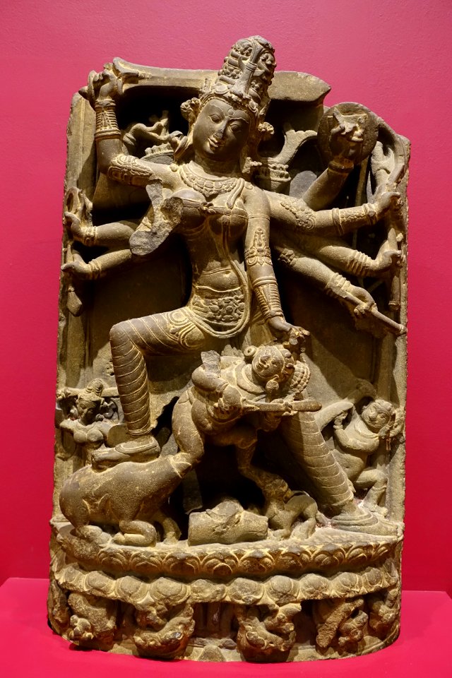 Durga Mahishasuramardini slaying the Buffalo Demon, Bengal, India, or Bangladesh, Pala dynasty, 1100s AD, phyllite - Dallas Museum of Art - DSC05056