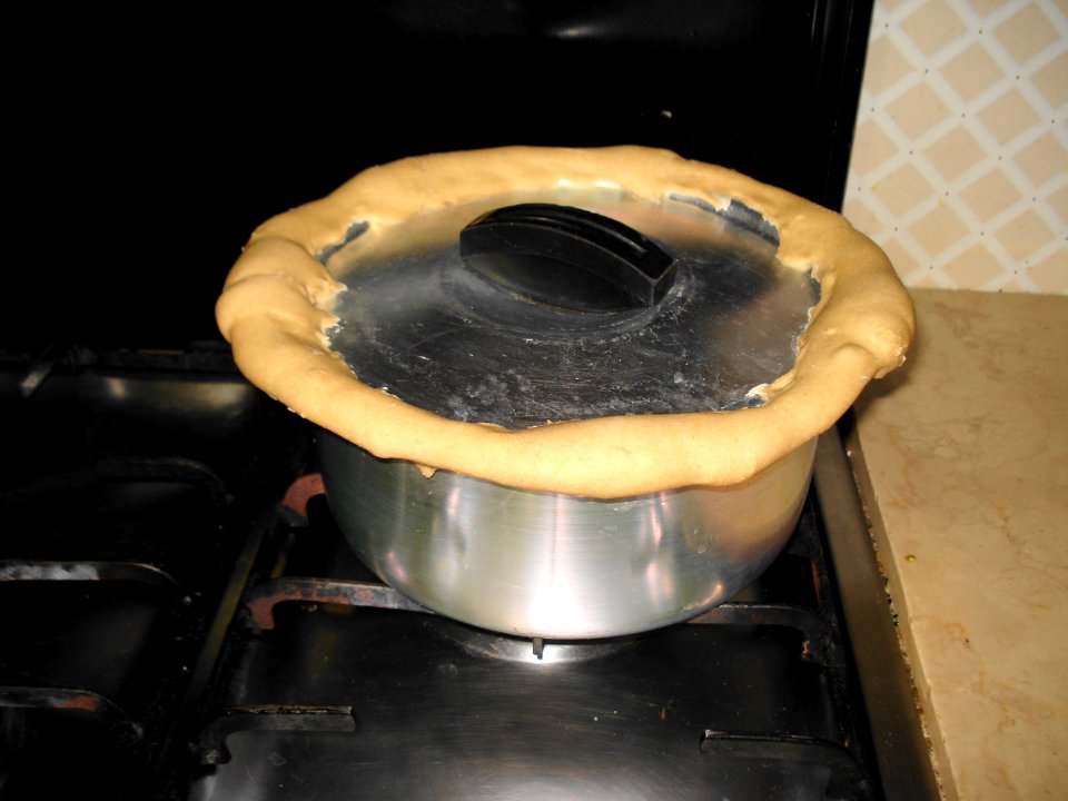 Dumpakht sealed pot during cooking