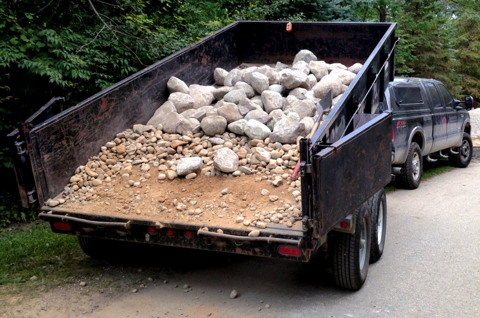 Dump trailer with rock cargo