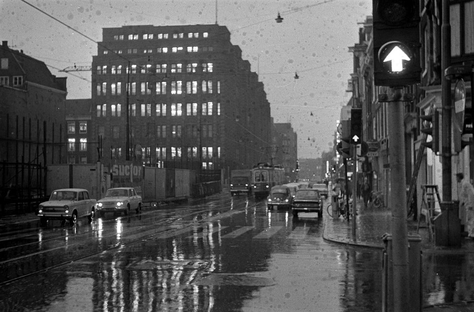 Duisternis in Amsterdam om tien uur s morgens, de Vijzelstraat, Bestanddeelnr 920-1960