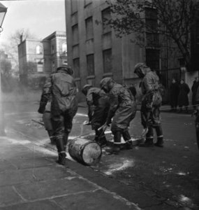 Dutch civil defence exercises oefeningen burger bescherming. A numeber of Dutc, Bestanddeelnr 935-2230