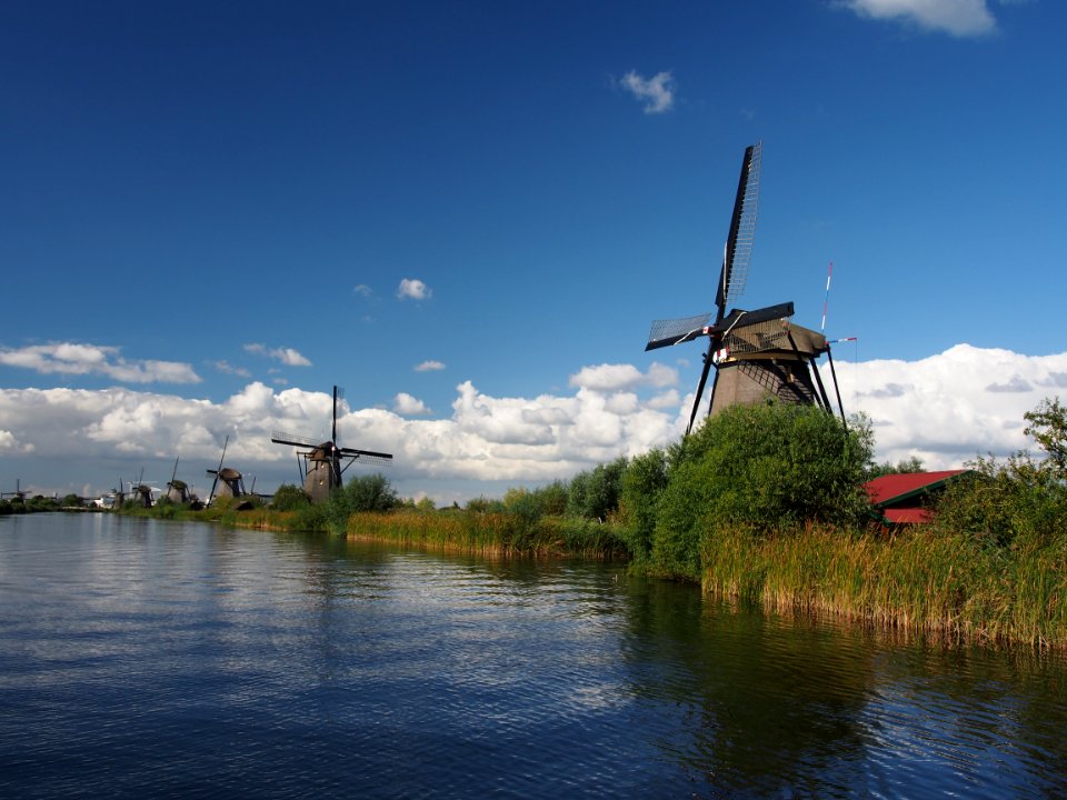 Dutch windmill at Kinderdijk pic27