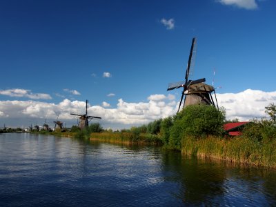 Dutch windmill at Kinderdijk pic27