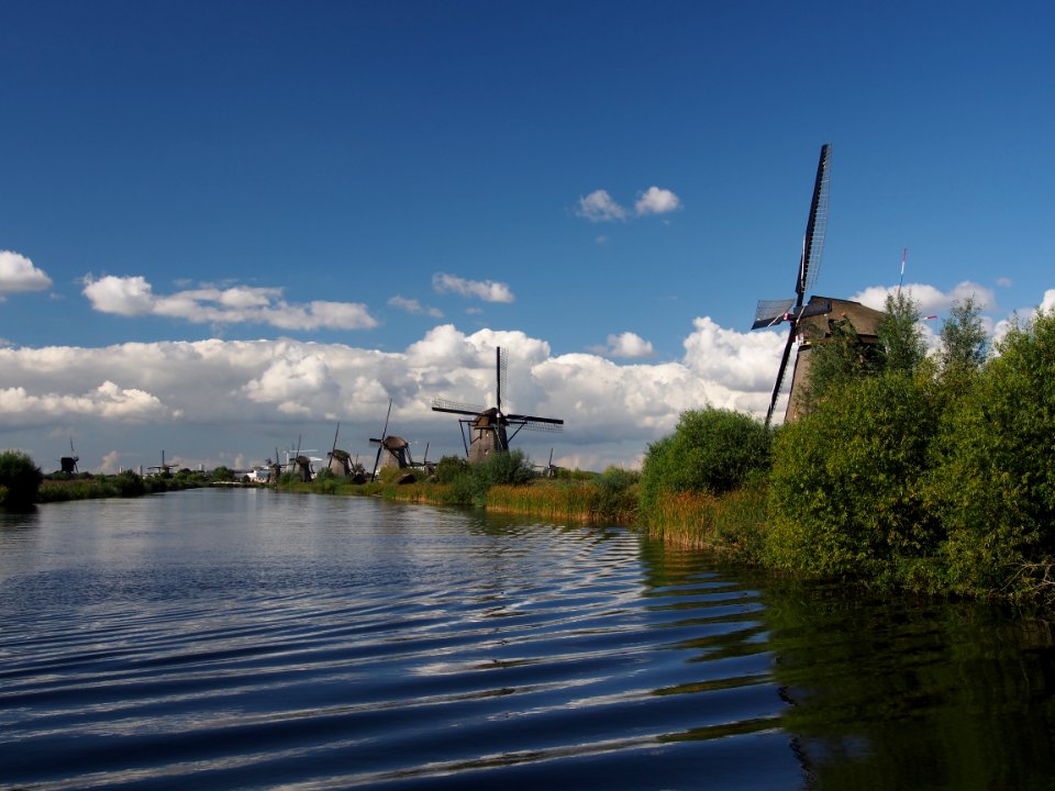 Dutch windmill at Kinderdijk pic26