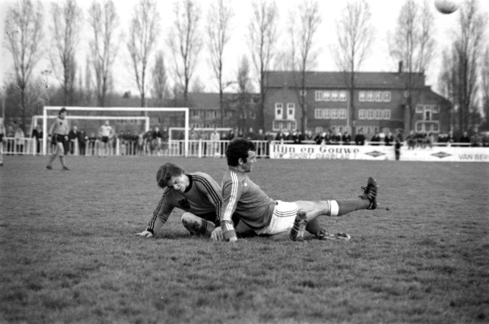 Duel om de bal, Bestanddeelnr 929-1201