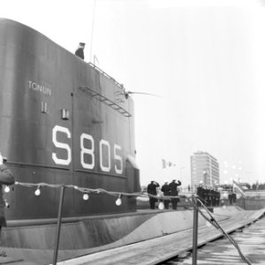 Duikboot Tonijn bij Wilton-Fijenoord te Schiedam officieel overgedragen aan de K, Bestanddeelnr 918-8291