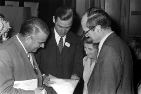 DS70-congres in Zeist, v.l.n.r. fractieleider Berger, ex-minister De Brauw , ex-, Bestanddeelnr 925-9494