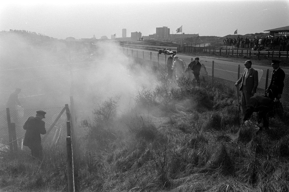 Duinbrandje tijdens de race, Bestanddeelnr 923-4536