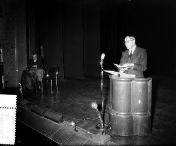 Ds. Niemoller spreekt in Amsterdam, Carre, Bestanddeelnr 907-3455