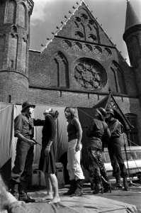 Duits politiek actie theater Rote Rube geeft voorstelling over Chili op Binne, Bestanddeelnr 928-1832