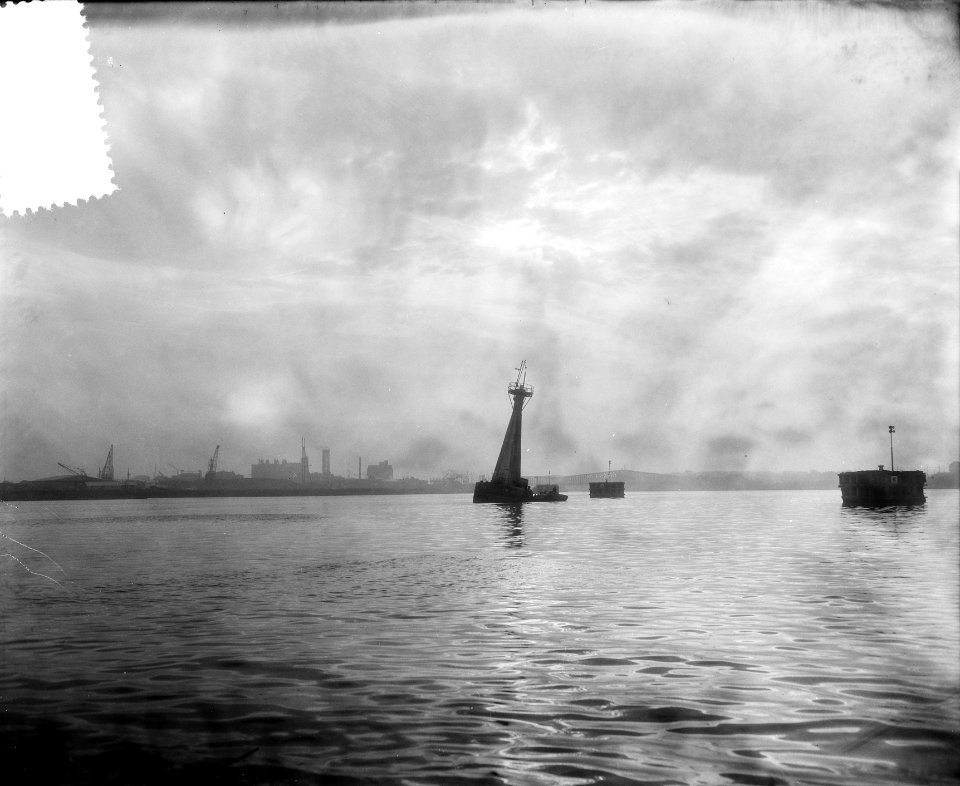 Duikerklok voor zoektocht naar scheepswrak van de Renata Leonard in IJmuiden, Bestanddeelnr 907-3477