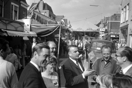DS70 prominenten in Alkmaar i.v.m. komende gemeenteraadsverkiezingen, Bestanddeelnr 925-8492
