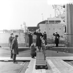 Duikboot Tonijn bij Wilton-Fijenoord te Schiedam officieel overgedragen aan de K, Bestanddeelnr 918-8293