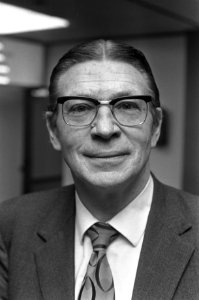 Ds C F Beyers Naude , directeur van Christelijk Instituut voor Zuidelijk Afri, Bestanddeelnr 925-9624