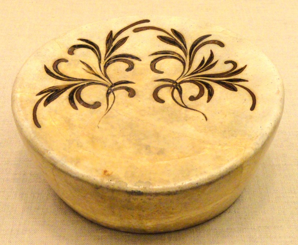 Drum-Shaped Pillow, 12th century, Jin Dynasty, China, cizhou-type ware, stoneware with floral design in underglaze iron-brown paint - Art Institute of Chicago - DSC00274