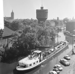 Drinkwater voor Delft een tanker op weg met vers drinkwater naar Delft, Bestanddeelnr 916-4517