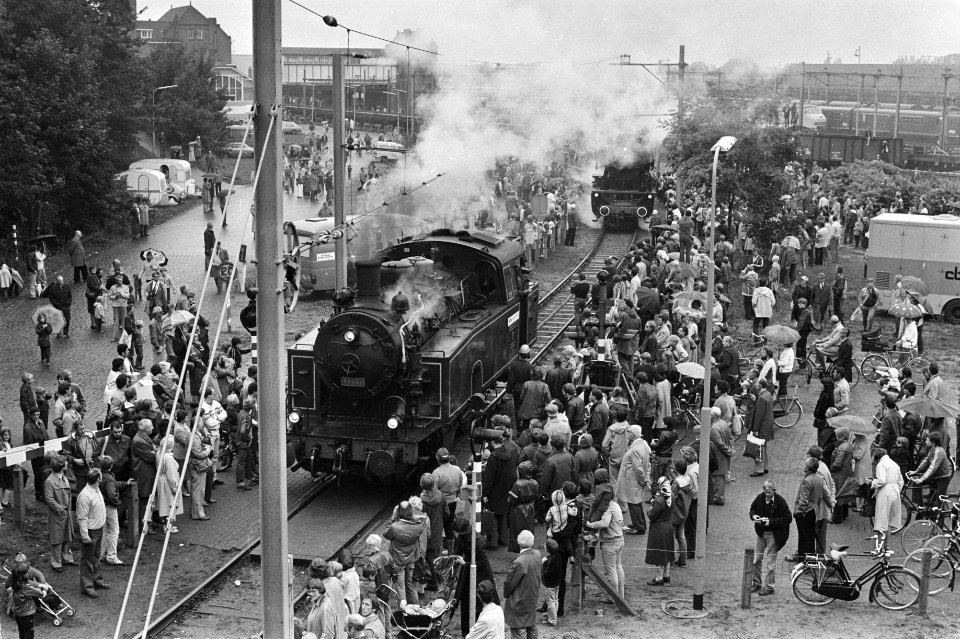 Drukte bij de oude locomotieven, Bestanddeelnr 931-7061