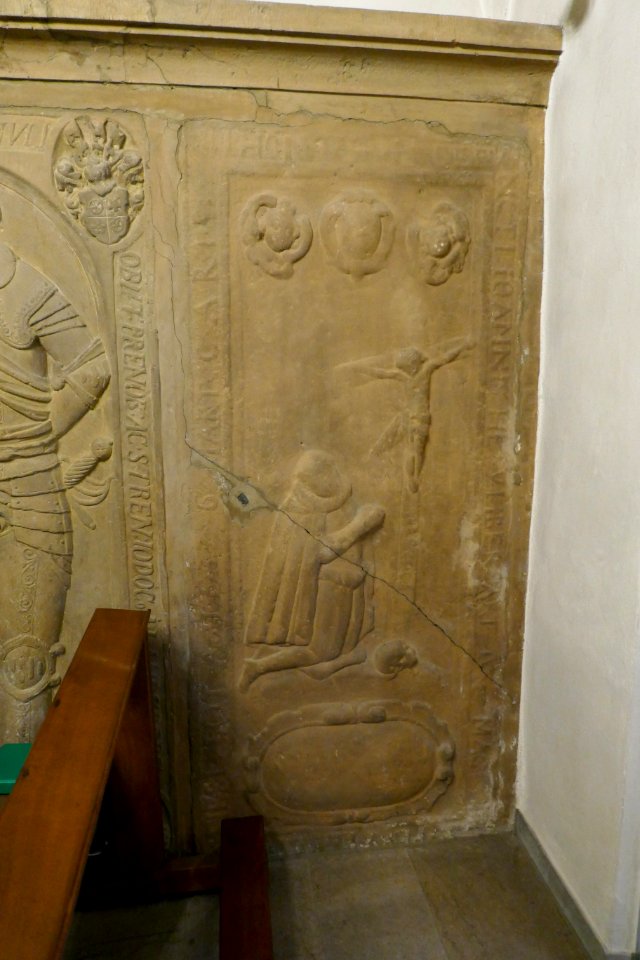 Dringenberg - Kirche - Grabplatte