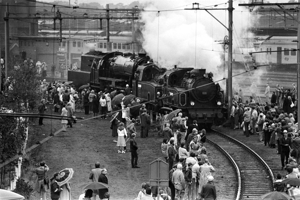 Drukte bij de oude locomotieven, Bestanddeelnr 931-7063
