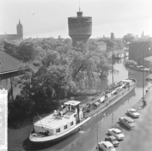 Drinkwater voor Delft een tanker op weg met vers drinkwater naar Delft, Bestanddeelnr 916-4514