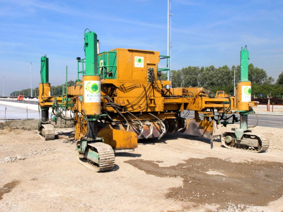 Drion 2500 concrete paver p3