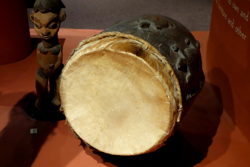 Drum, Senufo - Glenbow Museum - DSC00456