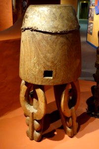 Drum, Bamileke - Glenbow Museum - DSC00458