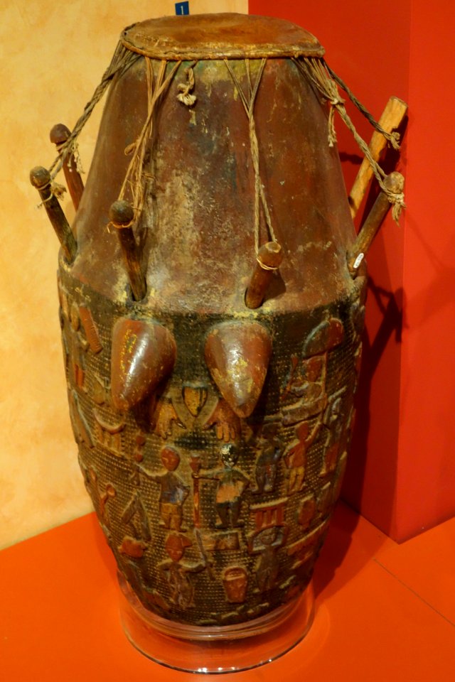 Drum, Nana Osei Bonsu, Asante - Glenbow Museum - DSC00497