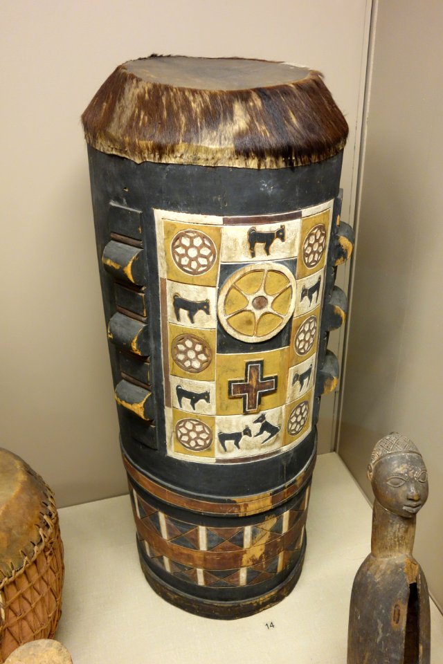 Drum - Kongo - Royal Museum for Central Africa - DSC05703